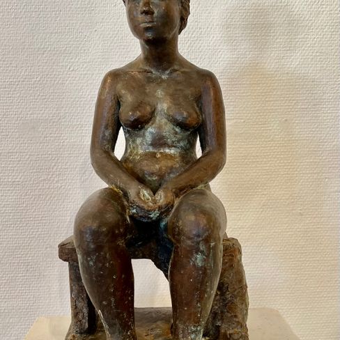Sittende kvinne, 1962, Bronse